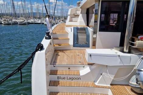 Review img # 7 of the yacht BLUE LAGOON