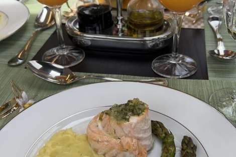 Review img # 2 of the yacht CHERRY