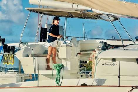 Review img # 23 of the yacht PERPETUAL BLUE