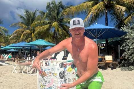 Review img # 9 of the yacht PERPETUAL BLUE