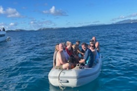 Review img # 11 of the yacht PERPETUAL BLUE